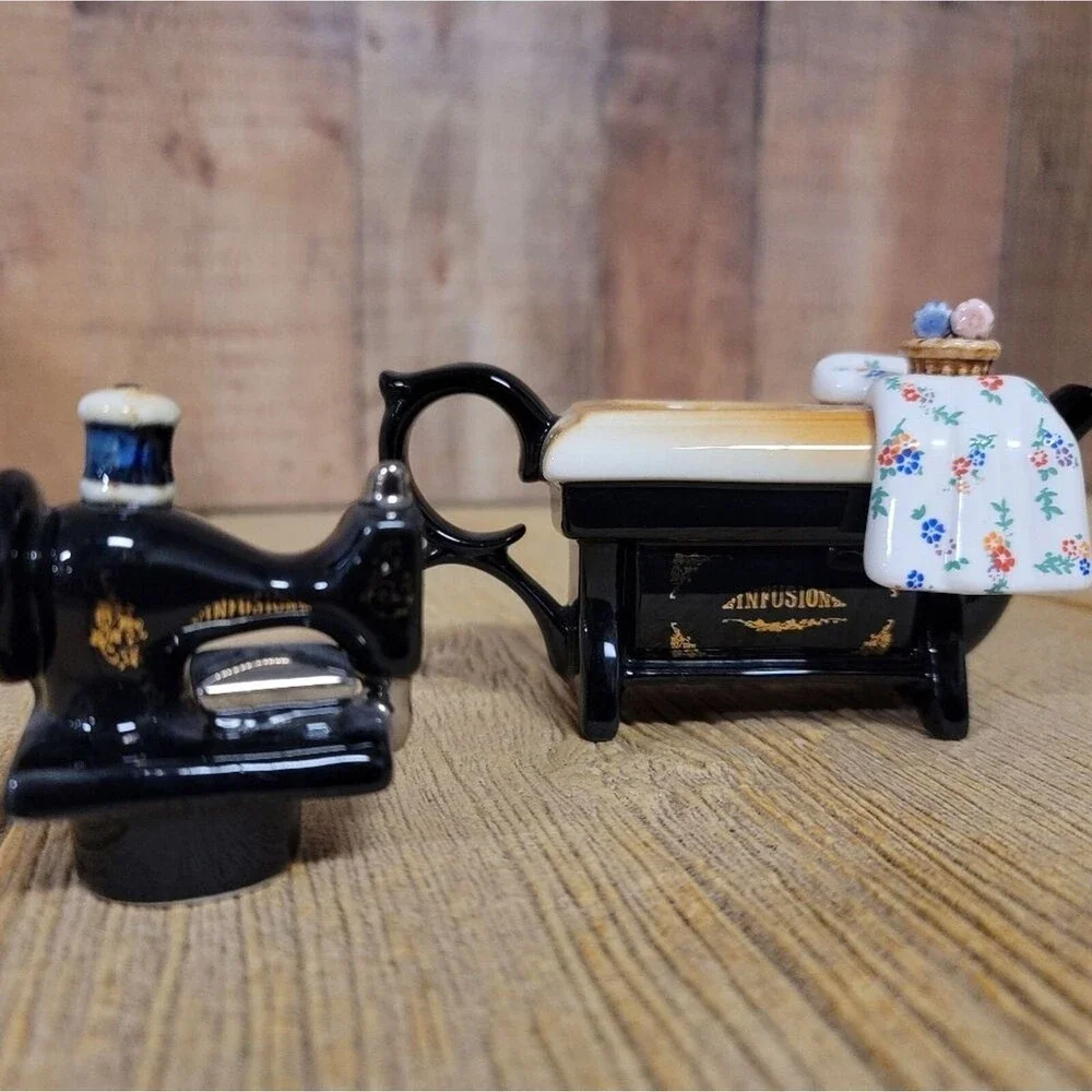 Cardew Design mini Sewing Machine Teapot Artist Signed
